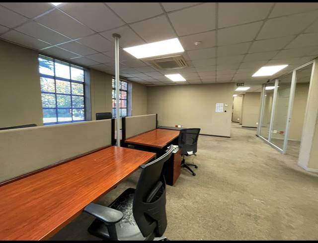 498.50M² OFFICE TO LET IN BRYANSTON